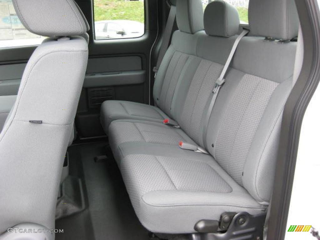 2011 F150 XL SuperCab 4x4 - Oxford White / Steel Gray photo #16