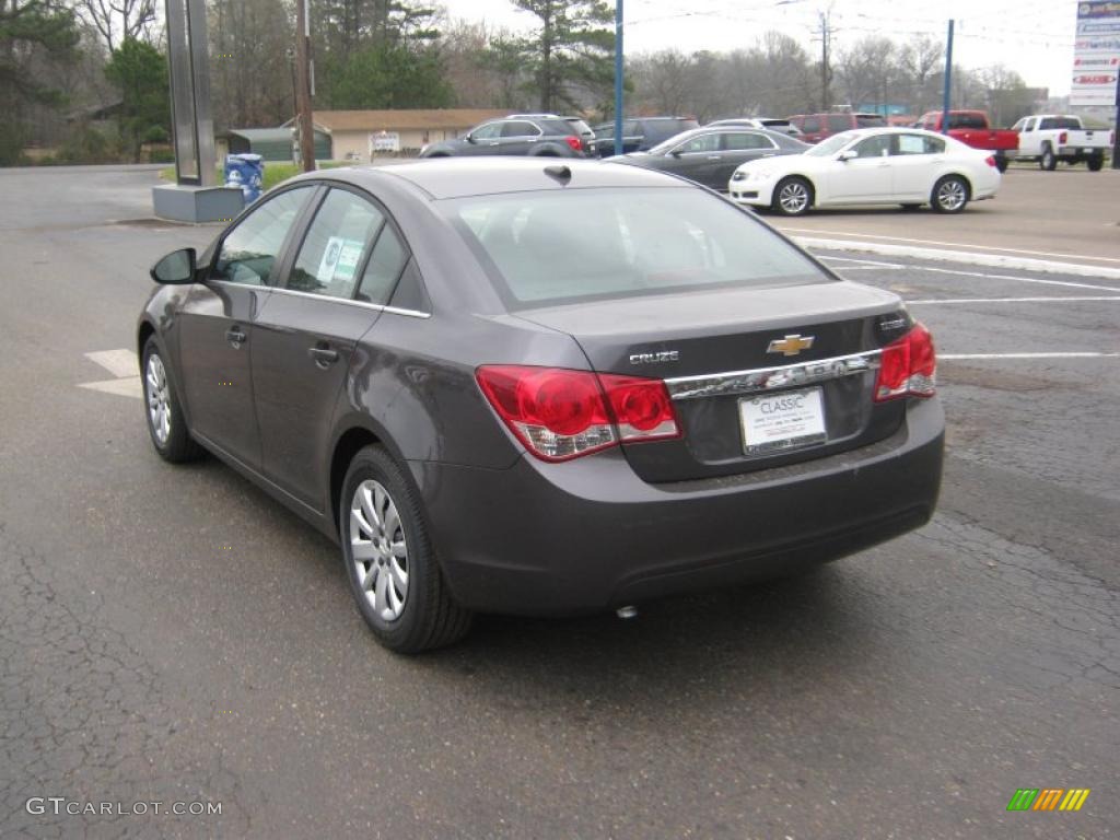 2011 Cruze LS - Taupe Gray Metallic / Jet Black/Medium Titanium photo #3