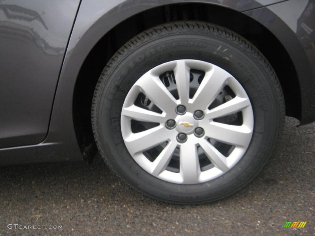 2011 Cruze LS - Taupe Gray Metallic / Jet Black/Medium Titanium photo #20