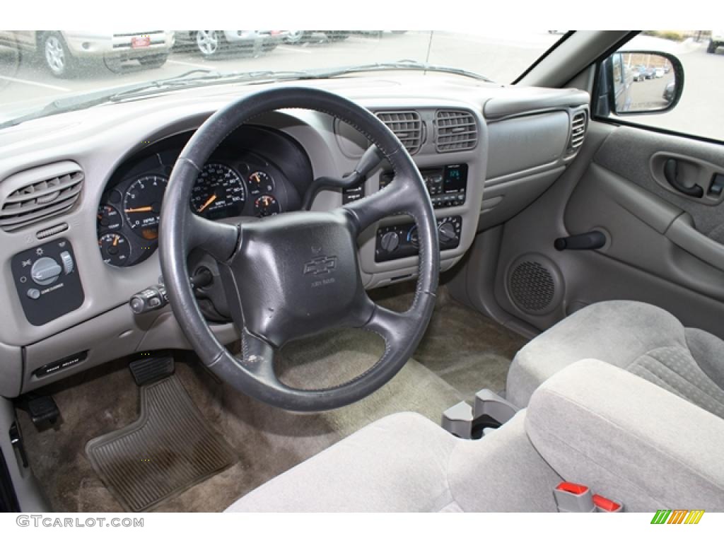 Graphite Interior 2002 Chevrolet S10 LS Regular Cab Photo #46270159