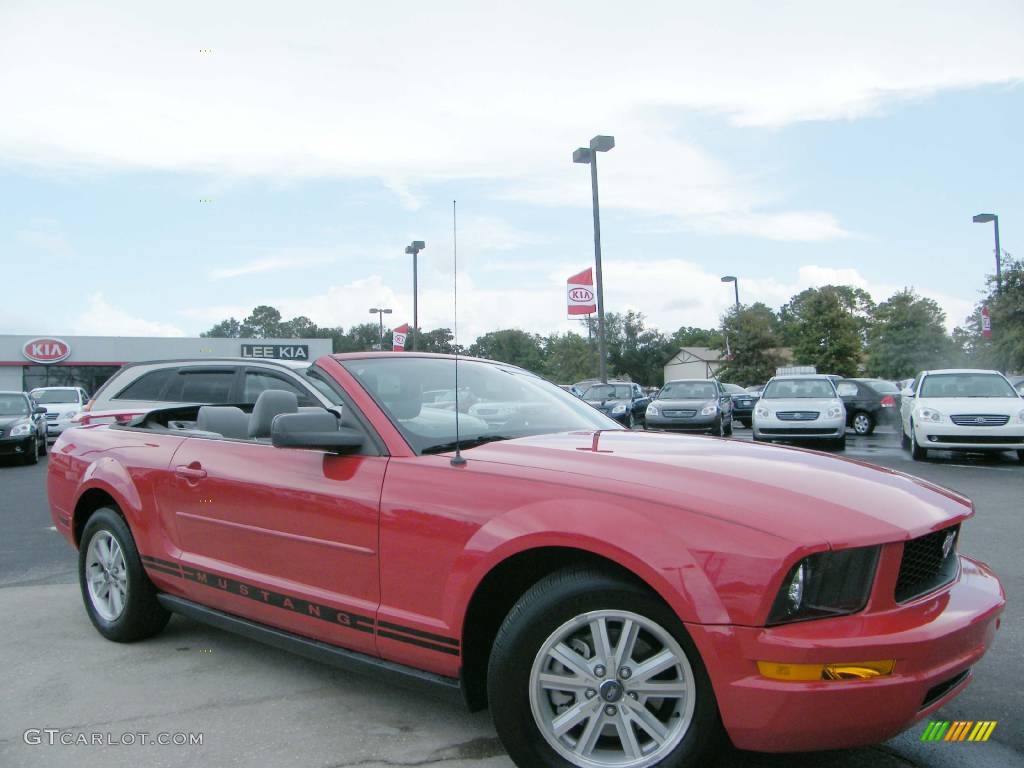 2006 Mustang V6 Premium Convertible - Redfire Metallic / Light Graphite photo #25