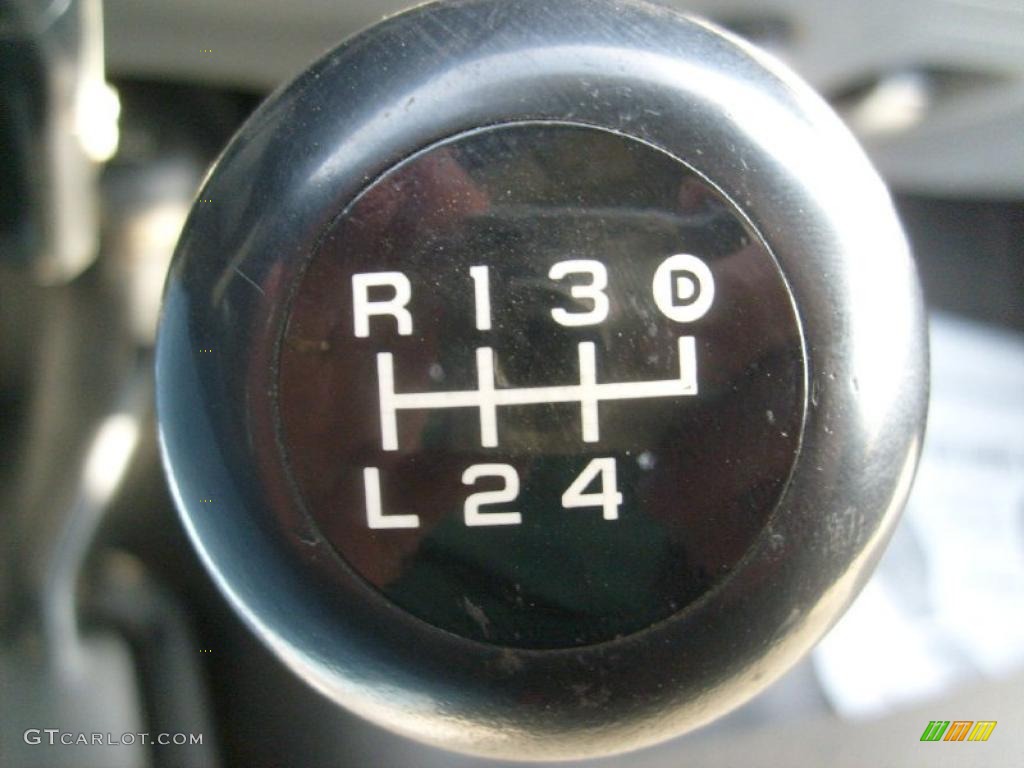 2006 Ford F250 Super Duty XL Regular Cab 4x4 6 Speed Manual Transmission Photo #46273822