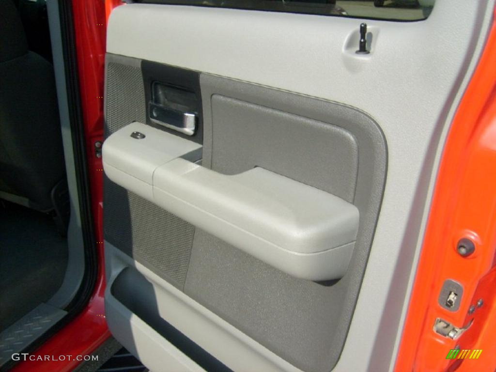 2006 F150 XLT SuperCrew 4x4 - Bright Red / Medium/Dark Flint photo #19