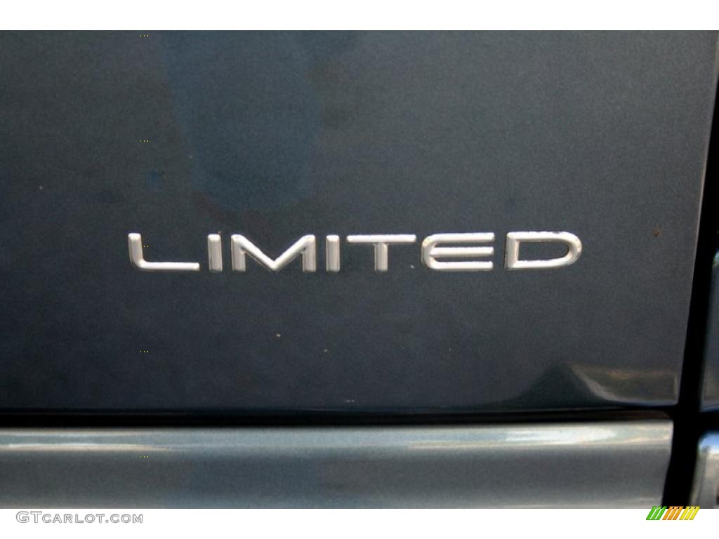 2005 Chrysler Town & Country Limited Marks and Logos Photo #46276644