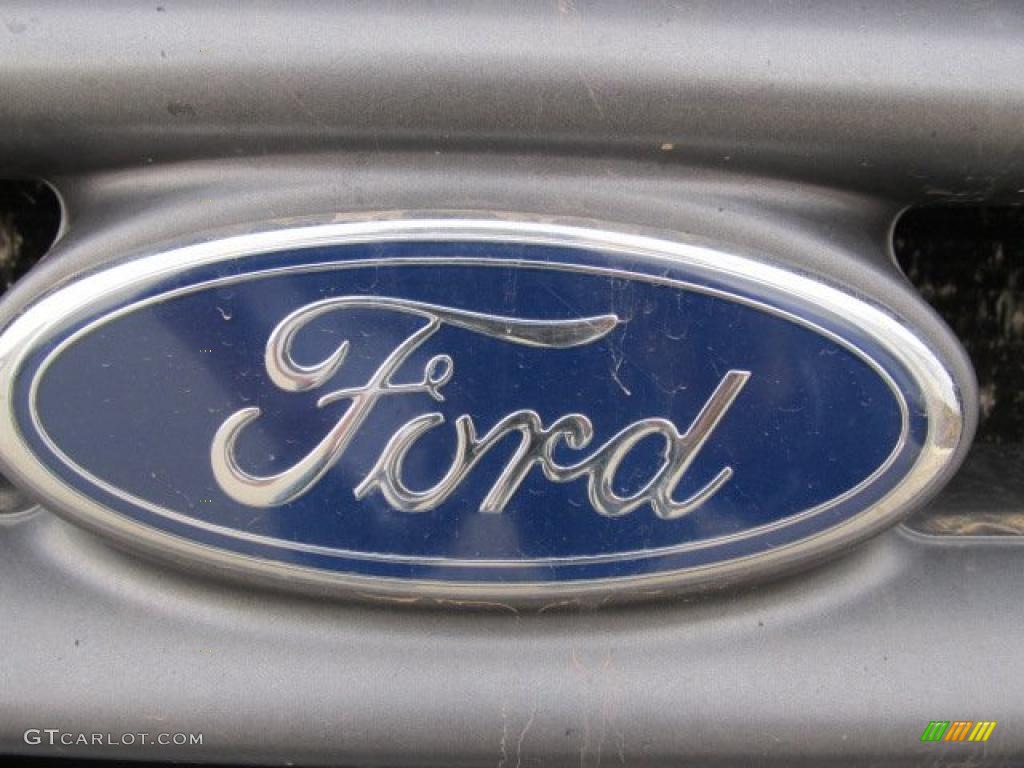 2003 Ford F350 Super Duty XL Crew Cab 4x4 Chassis Dump Truck Marks and Logos Photo #46277757