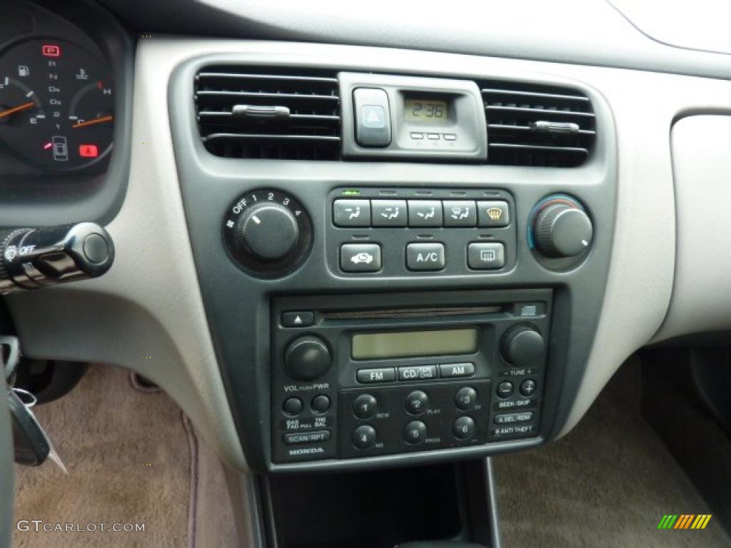 2000 Honda Accord EX Sedan Controls Photo #46278240