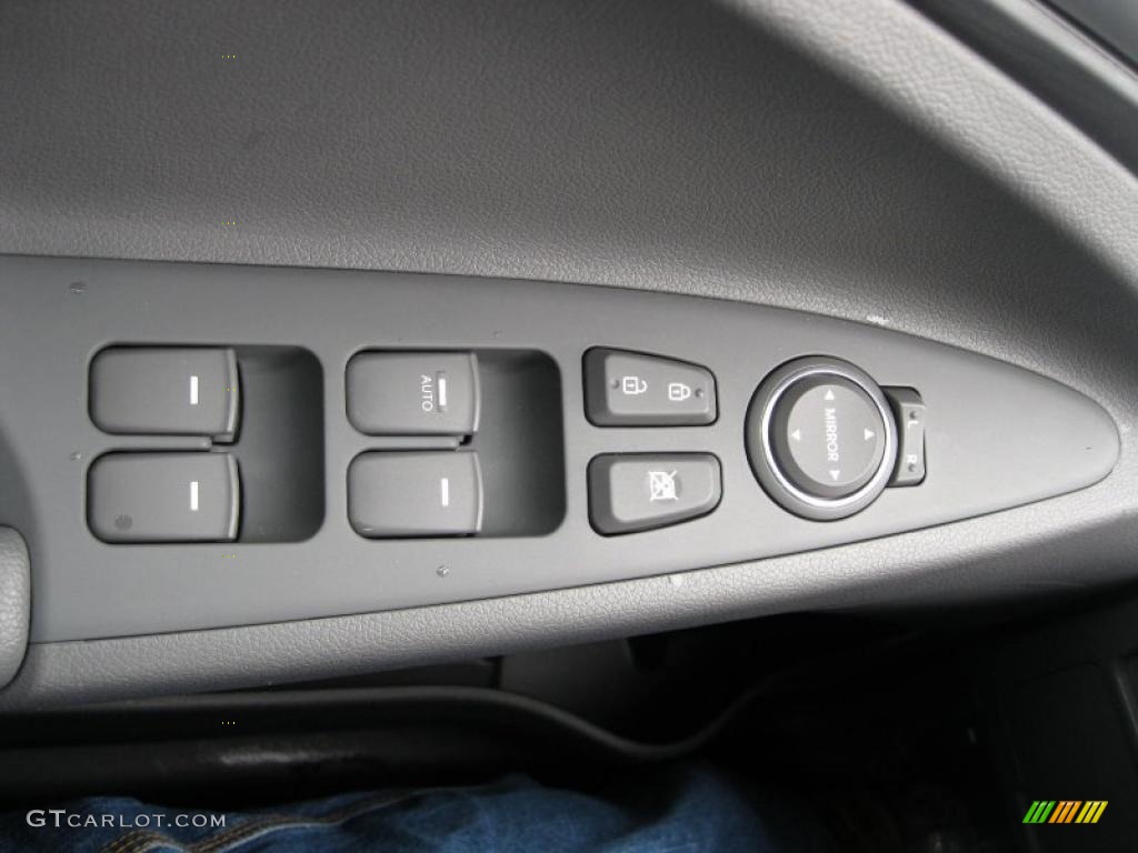 2011 Hyundai Sonata GLS Controls Photo #46278963