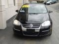 Black - Jetta SE Sedan Photo No. 8
