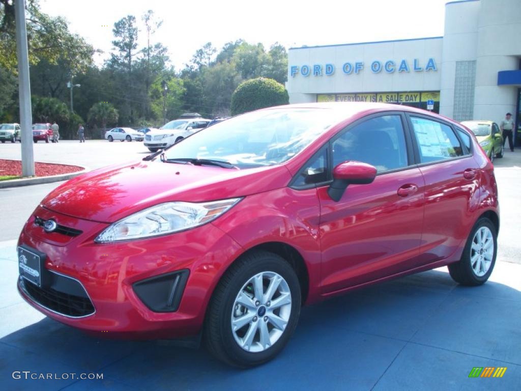 2011 Fiesta SE Hatchback - Red Candy Metallic / Charcoal Black/Blue Cloth photo #1