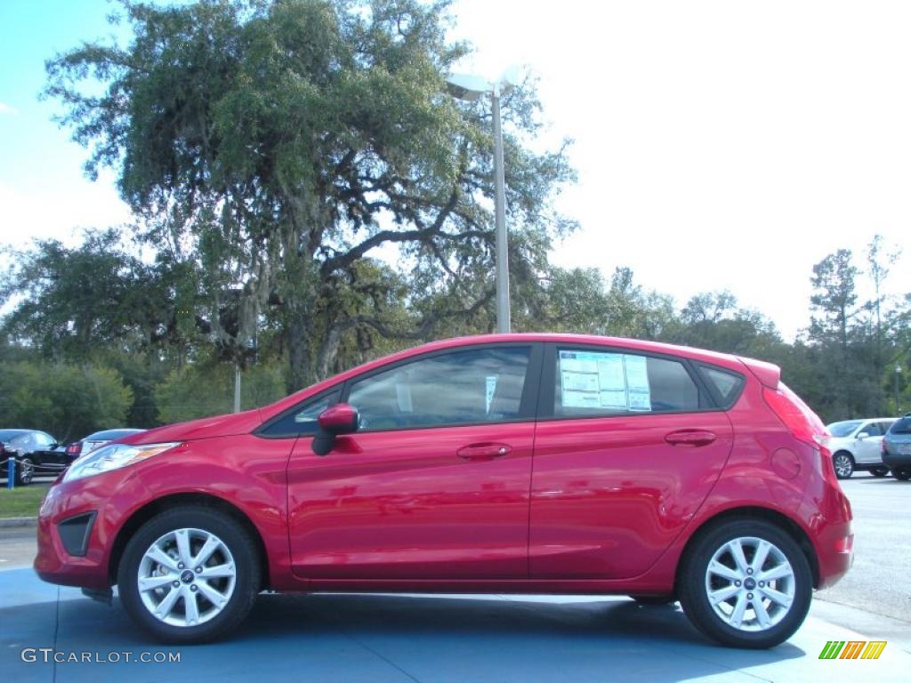 2011 Fiesta SE Hatchback - Red Candy Metallic / Charcoal Black/Blue Cloth photo #2