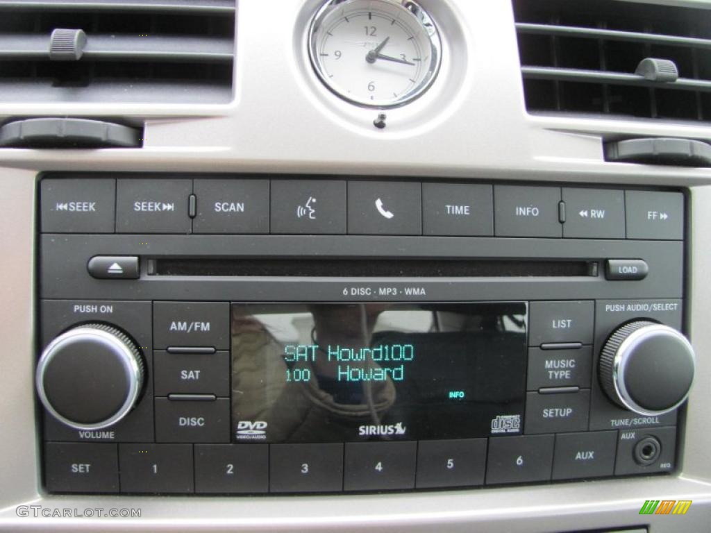2010 Chrysler Sebring Limited Sedan Controls Photo #46286905