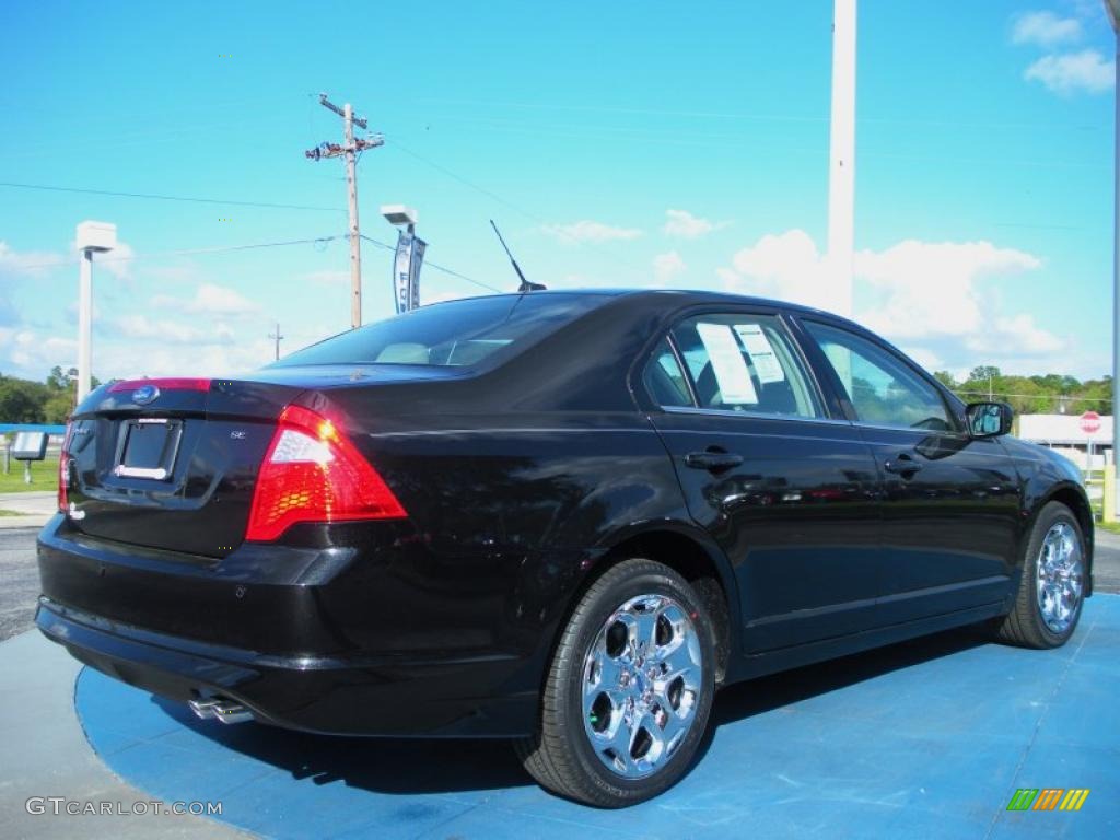 2011 Fusion SE - Tuxedo Black Metallic / Medium Light Stone photo #3