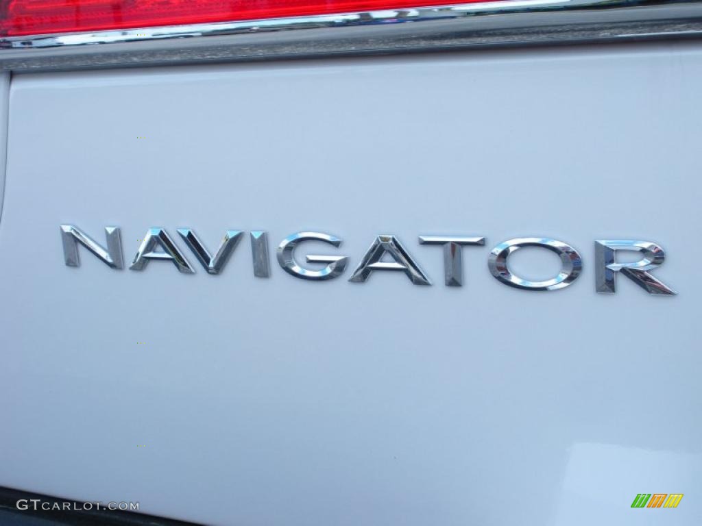 2011 Navigator 4x2 - White Platinum Tri-Coat / Stone photo #4