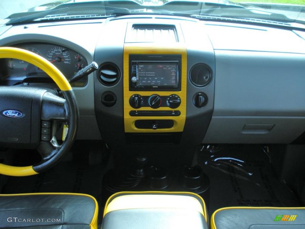 2005 Ford F150 Boss 5.4 SuperCab 4x4 Black/Yellow Dashboard Photo #46287748