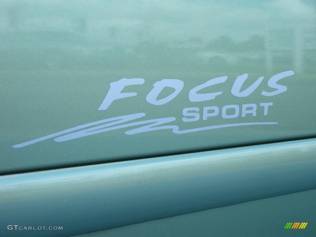 2007 Ford Focus ZX3 SES Coupe Marks and Logos Photos