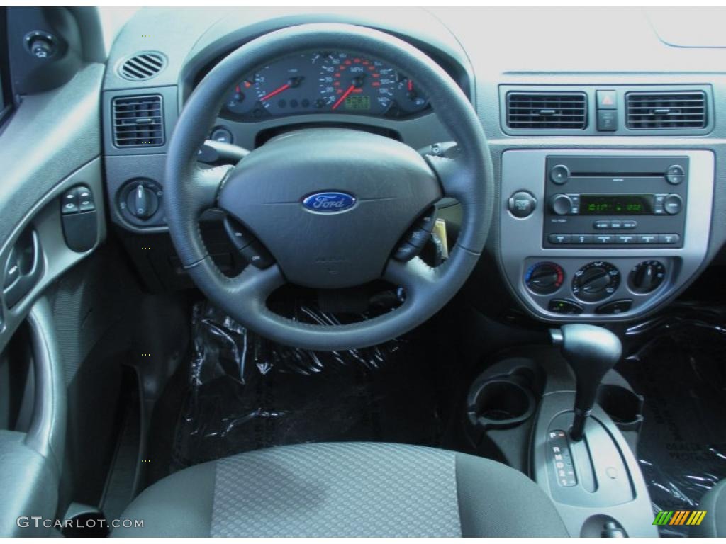2007 Ford Focus ZX3 SES Coupe Charcoal Dashboard Photo #46291489