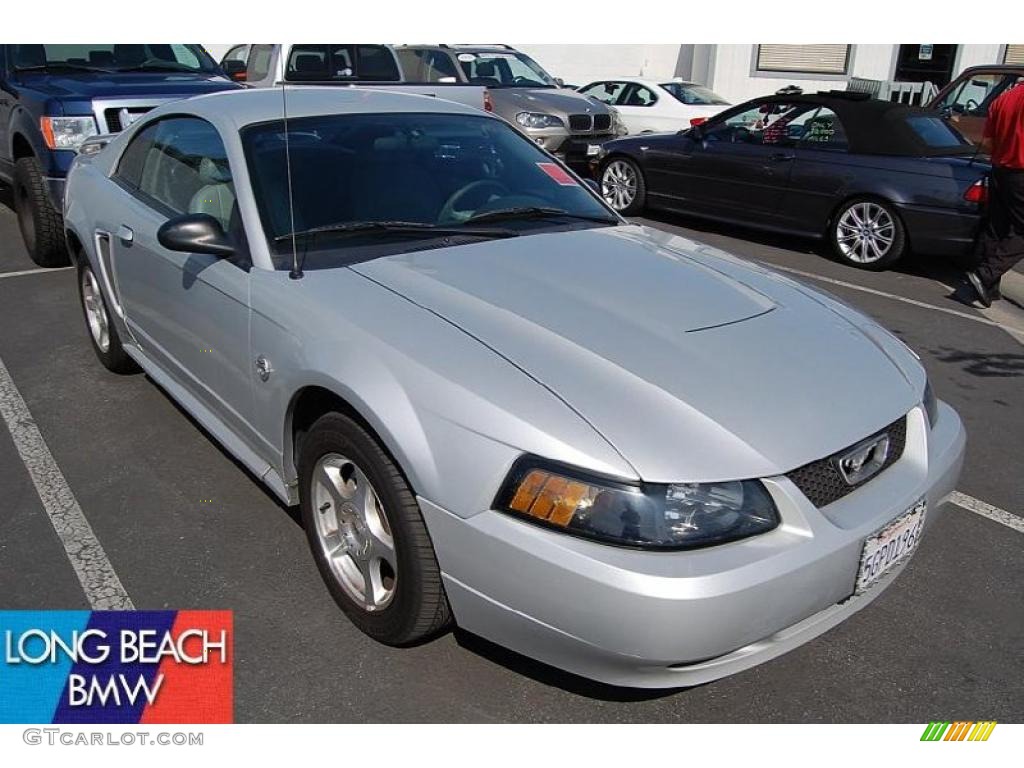 2004 Mustang V6 Coupe - Silver Metallic / Medium Graphite photo #1