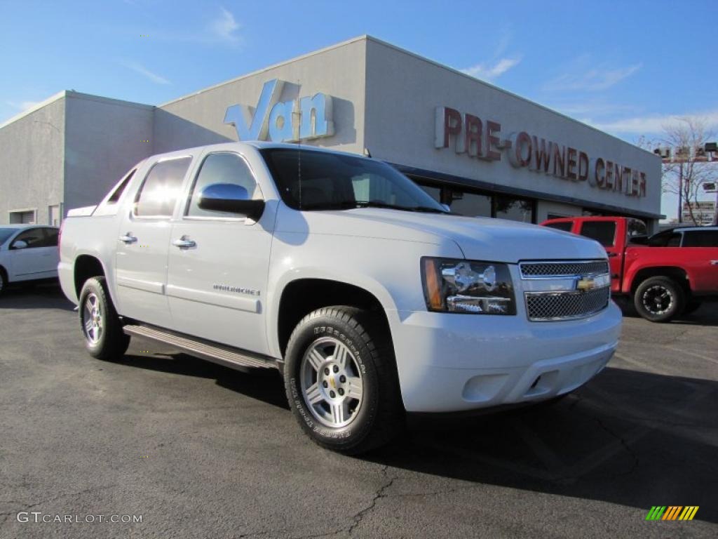 Summit White Chevrolet Avalanche