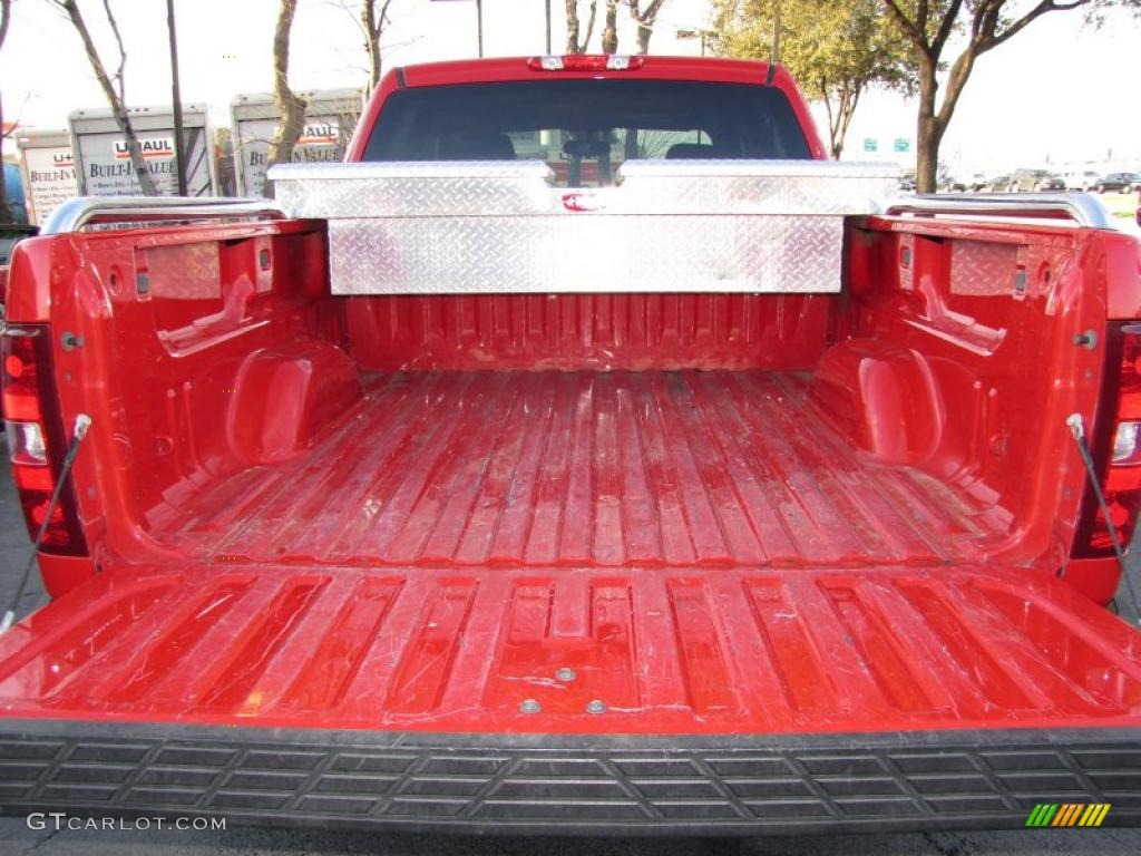 2009 Silverado 1500 LS Crew Cab - Victory Red / Dark Titanium photo #17