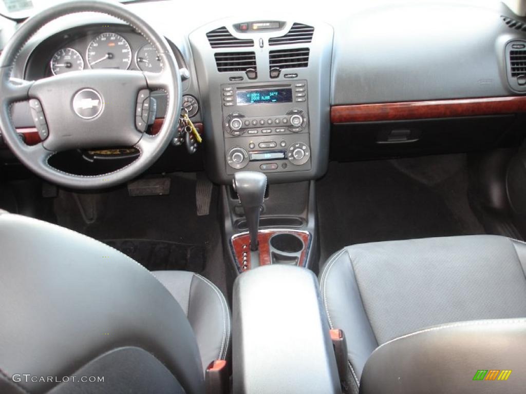 2007 Chevrolet Malibu LTZ Sedan Ebony Black Dashboard Photo #46298278