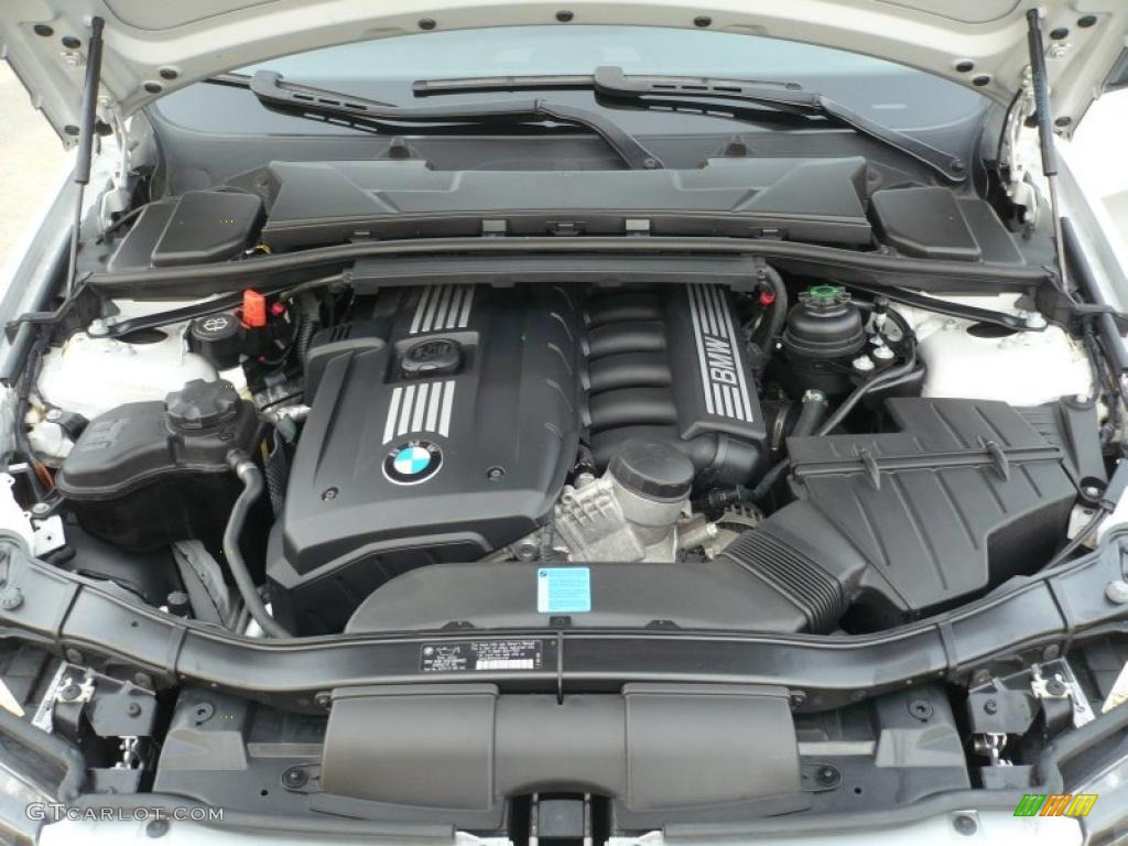 2007 BMW 3 Series 328i Wagon Engine Photos
