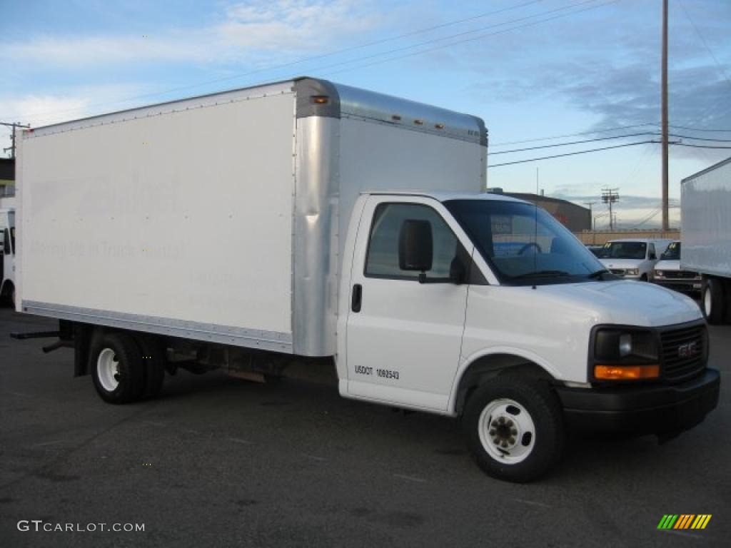 2004 Savana Cutaway 3500 Commercial Moving Truck - White / Gray photo #1