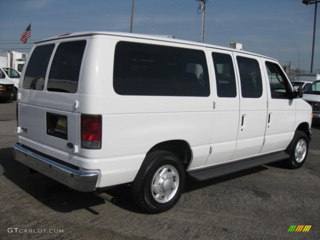 Oxford White 2007 Ford E Series Van E150 Passenger Exterior Photo #46302820