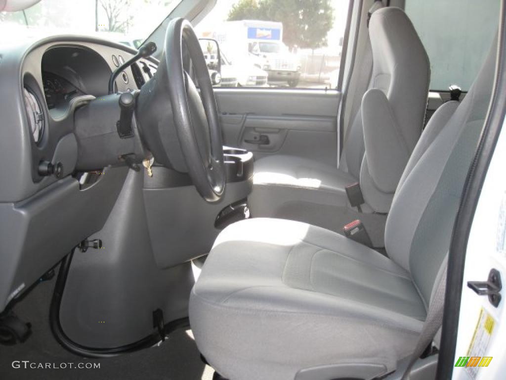 2007 E Series Van E150 Passenger - Oxford White / Medium Flint Grey photo #9