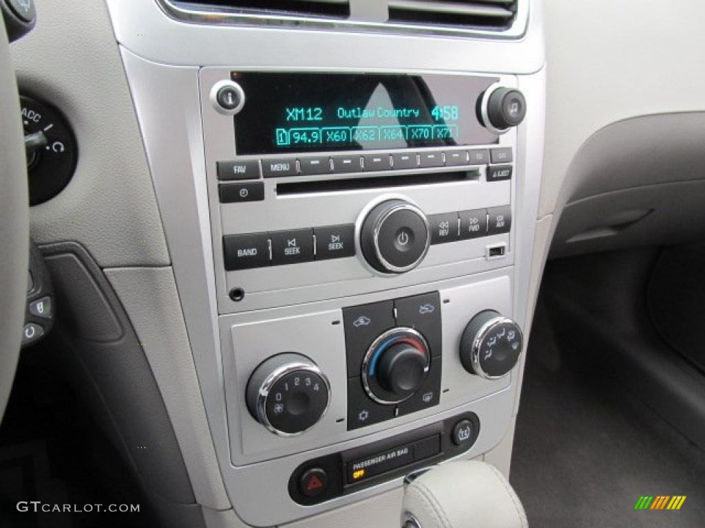 2011 Chevrolet Malibu LT Controls Photo #46304059