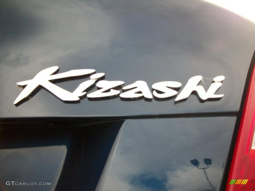 2010 Suzuki Kizashi SE AWD Marks and Logos Photos