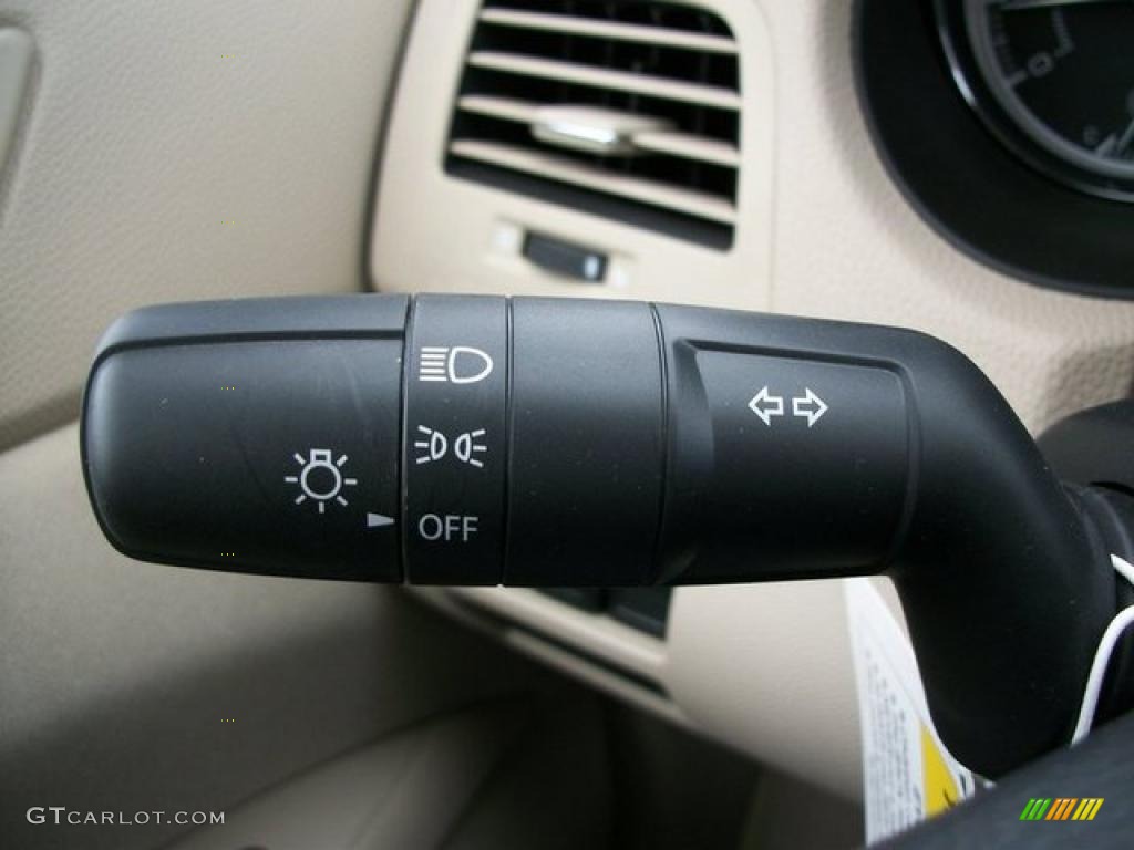 2010 Suzuki Kizashi SE AWD Controls Photo #46304317