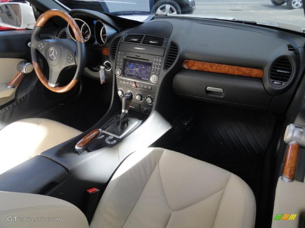 2009 Mercedes-Benz SLK 300 Roadster Black/Beige Dashboard Photo #46305133