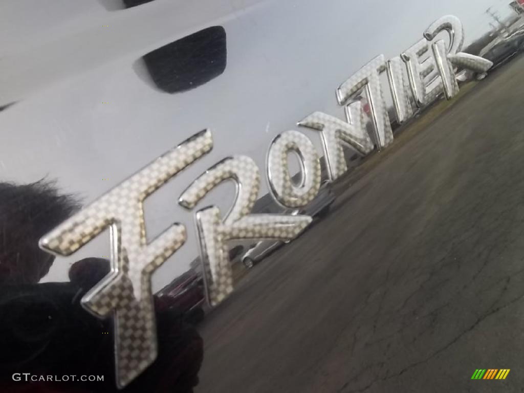 2000 Nissan Frontier SE V6 Extended Cab 4x4 Marks and Logos Photo #46305884