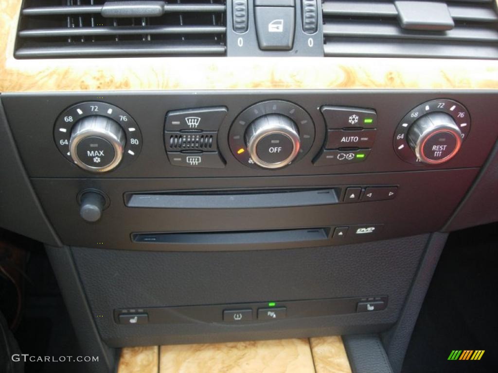 2007 BMW M5 Sedan Controls Photo #46306400