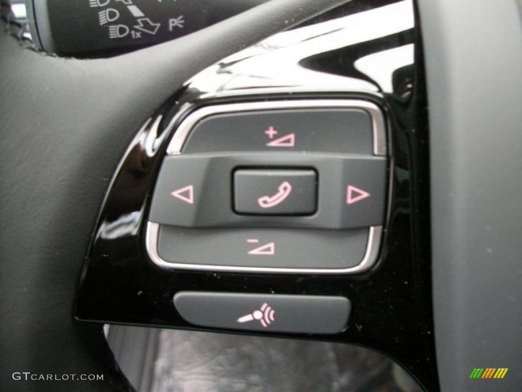 2011 Volkswagen Touareg VR6 FSI Sport 4XMotion Controls Photo #46306592