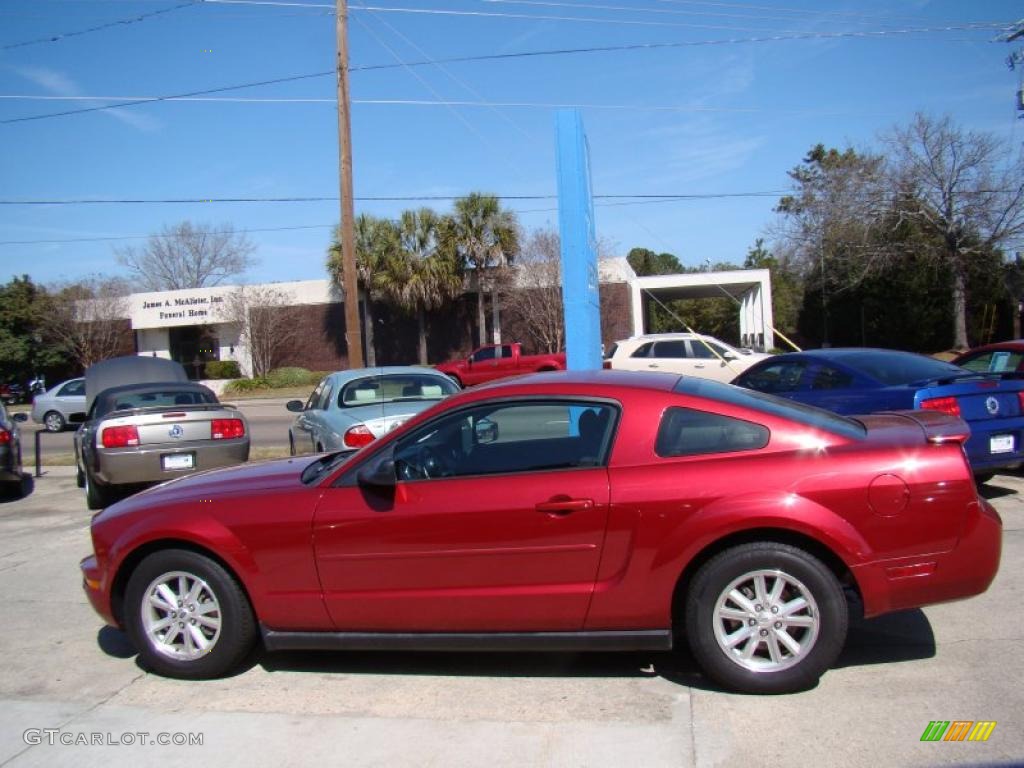 2007 Mustang V6 Deluxe Coupe - Redfire Metallic / Dark Charcoal photo #5