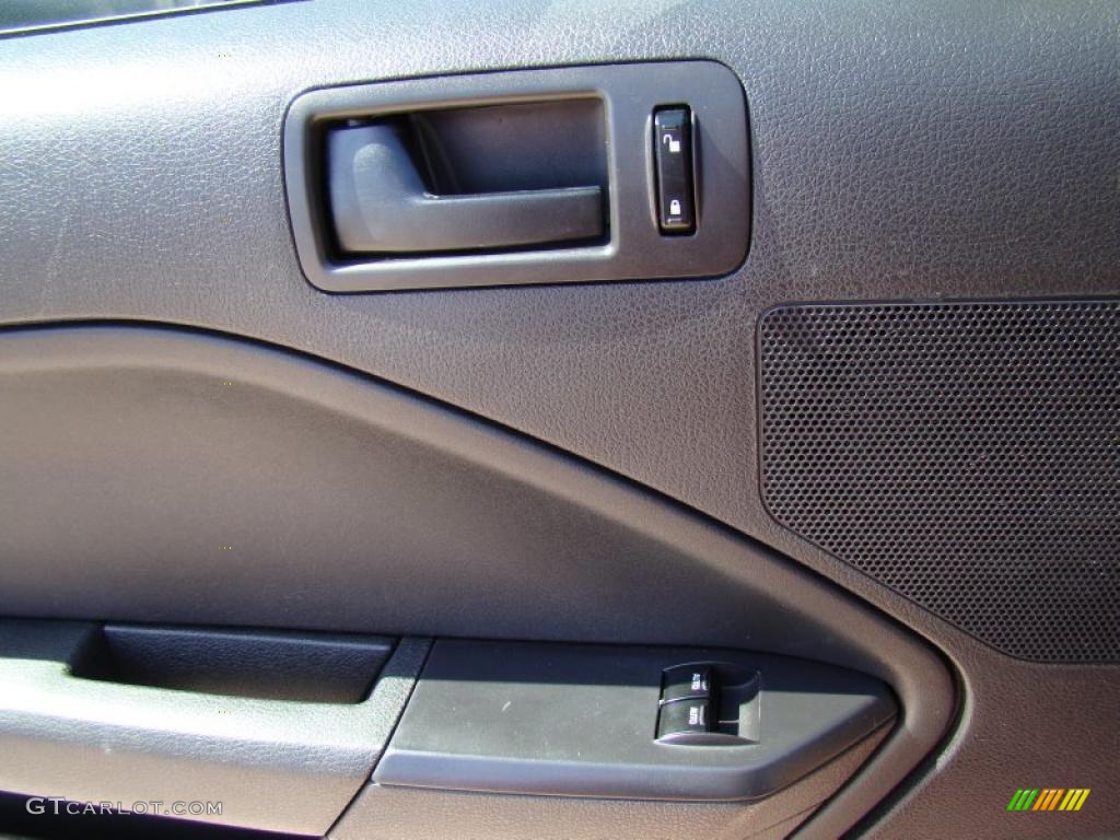 2007 Mustang V6 Deluxe Coupe - Redfire Metallic / Dark Charcoal photo #15