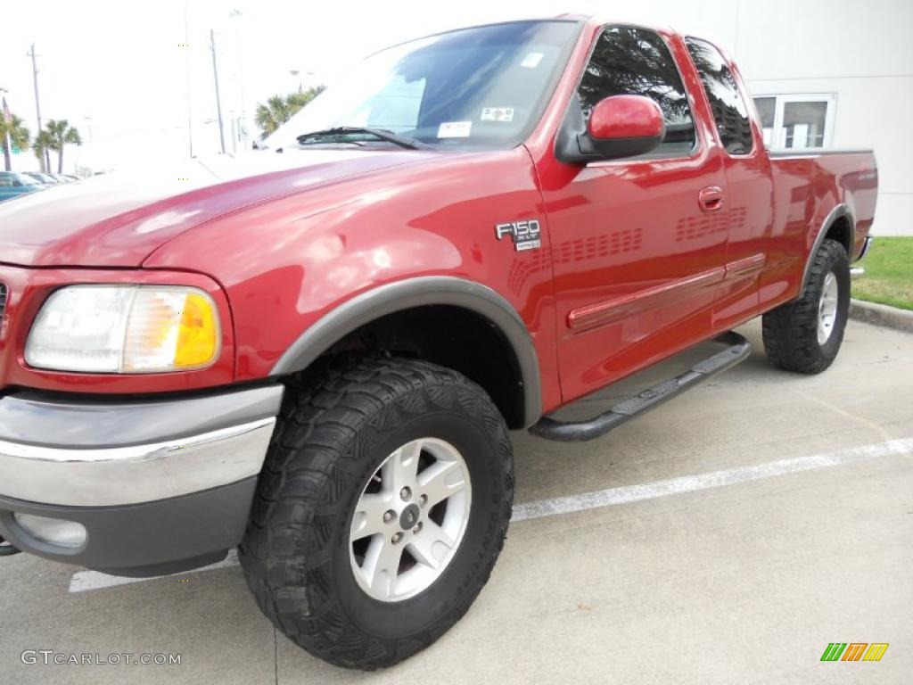 2002 F150 XLT SuperCab 4x4 - Toreador Red Metallic / Medium Graphite photo #3