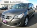 Meteor Gray Metallic - Routan SE Photo No. 1
