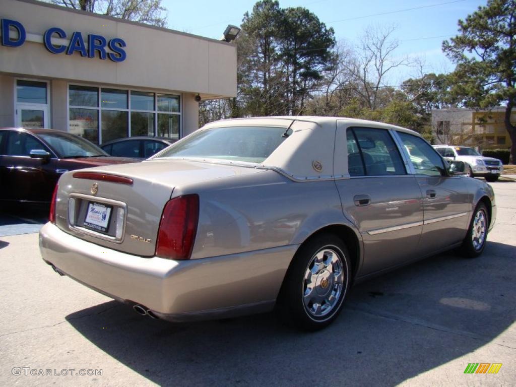 2002 DeVille Sedan - Cashmere Metallic / Neutral Shale photo #8