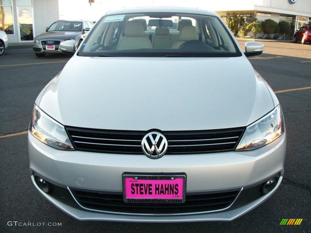 2011 Jetta SEL Sedan - White Gold Metallic / Cornsilk Beige photo #2