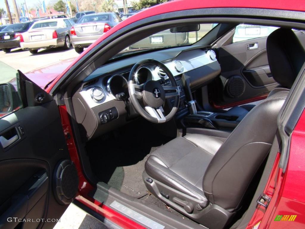 2006 Mustang V6 Premium Coupe - Redfire Metallic / Dark Charcoal photo #9
