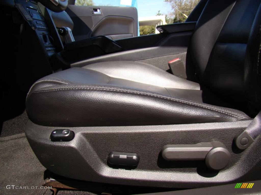 2006 Mustang V6 Premium Coupe - Redfire Metallic / Dark Charcoal photo #10