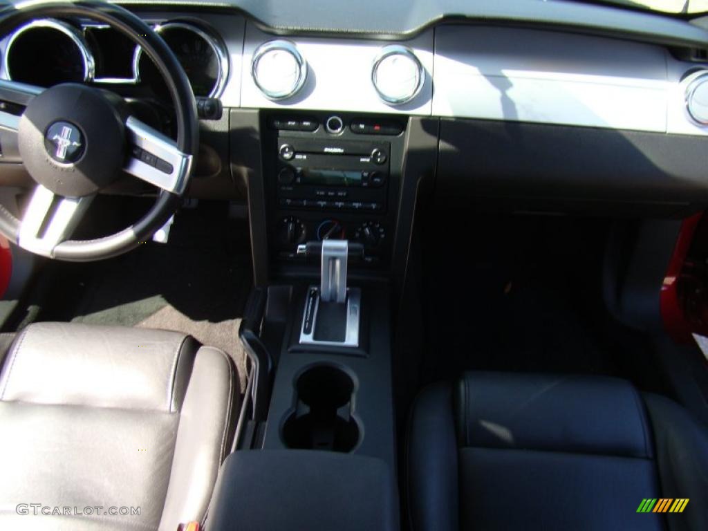2006 Mustang V6 Premium Coupe - Redfire Metallic / Dark Charcoal photo #13