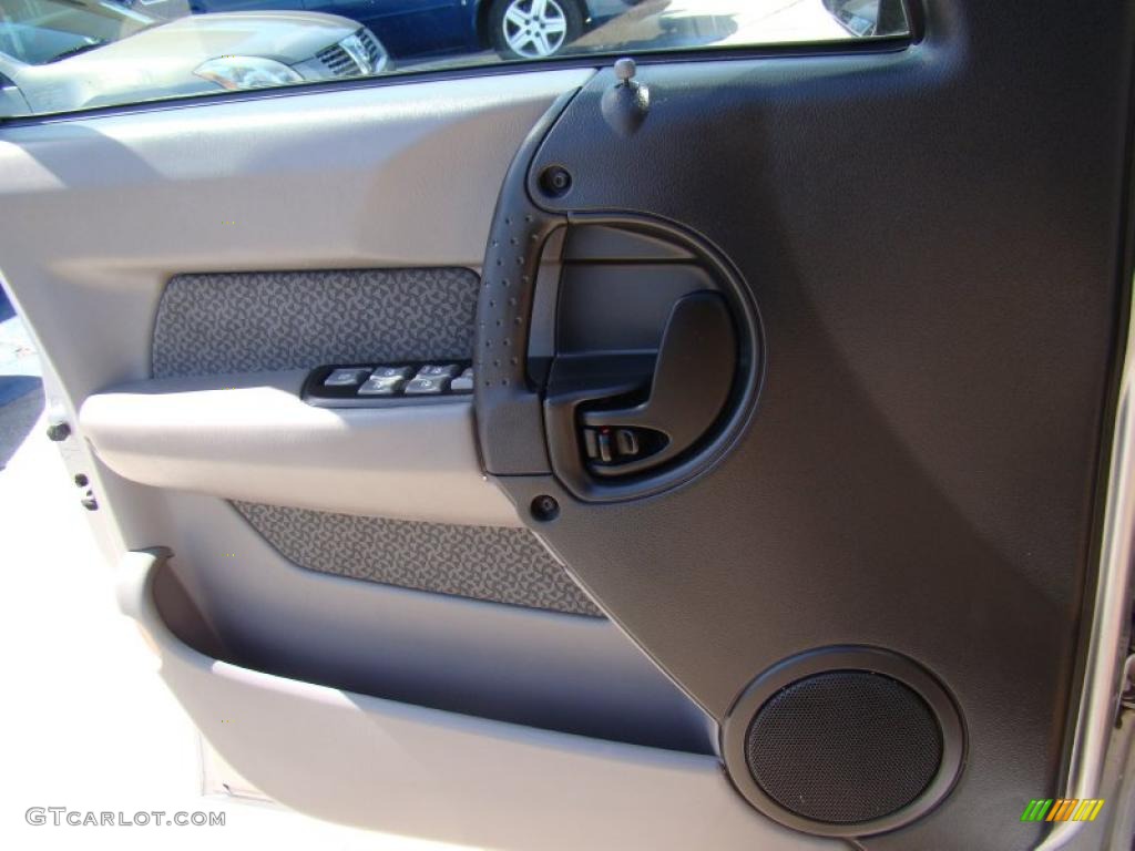 2005 Aztek  - Liquid Silver Metallic / Dark Gray photo #20