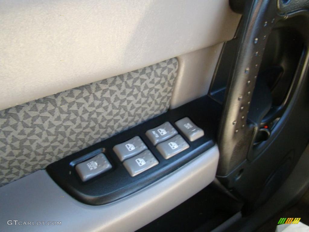 2005 Aztek  - Liquid Silver Metallic / Dark Gray photo #21