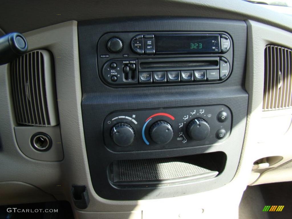 2002 Dodge Ram 1500 SLT Quad Cab Controls Photo #46309691