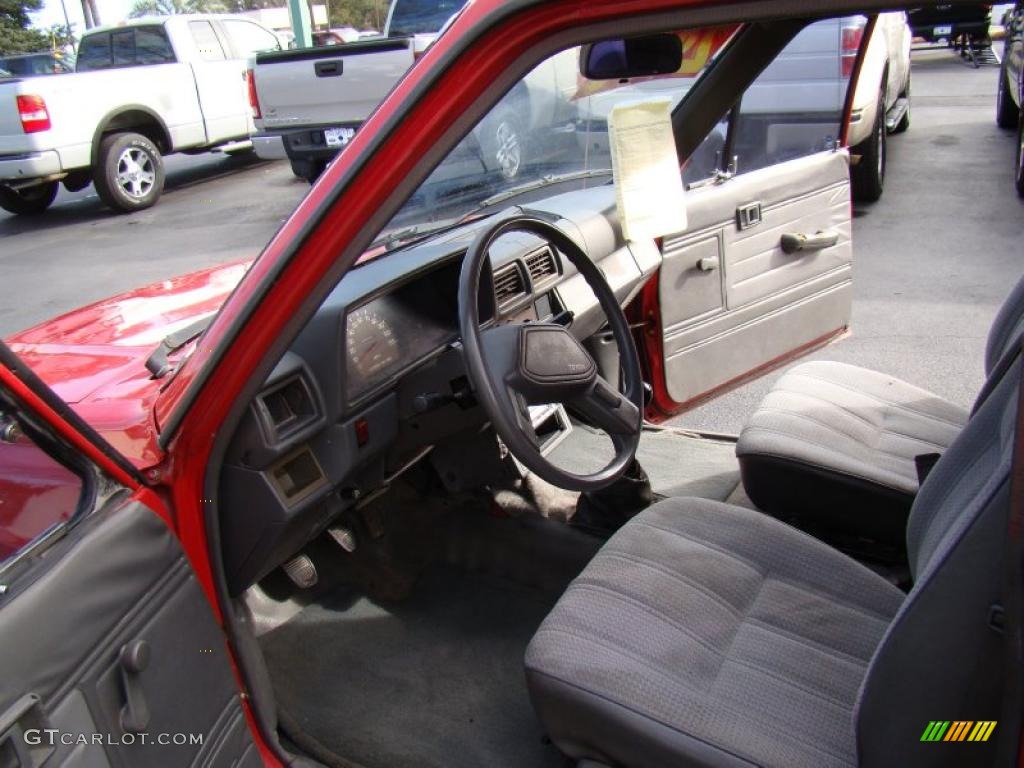 1988 Pickup Deluxe Extended Cab - Red / Gray photo #9