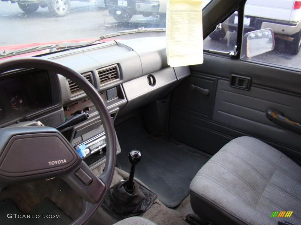 1988 Pickup Deluxe Extended Cab - Red / Gray photo #14