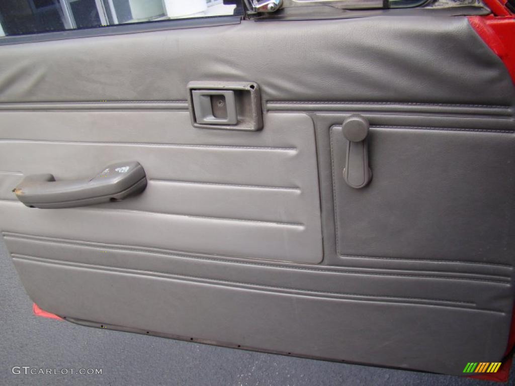 1988 Pickup Deluxe Extended Cab - Red / Gray photo #15
